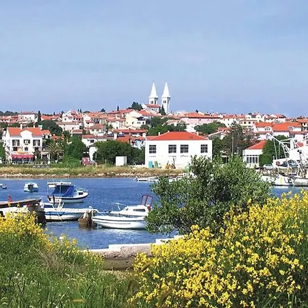 Charming Casa San Pietro Near The Villa Šišan